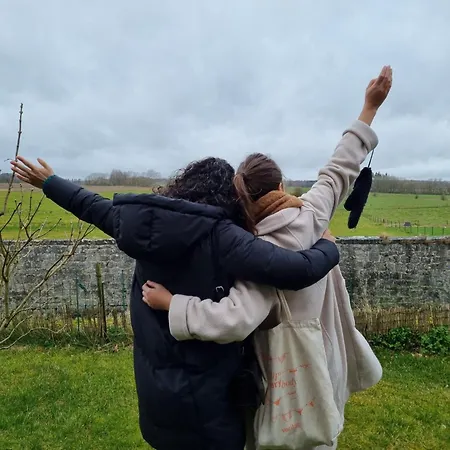 Casa de Férias Groot Authentiek En Charmante Woning, 250 Vierkante Meter, Panoramisch Vergezicht, Zonsondergang, Dicht Bij Dinant, Maredsous En Namen *