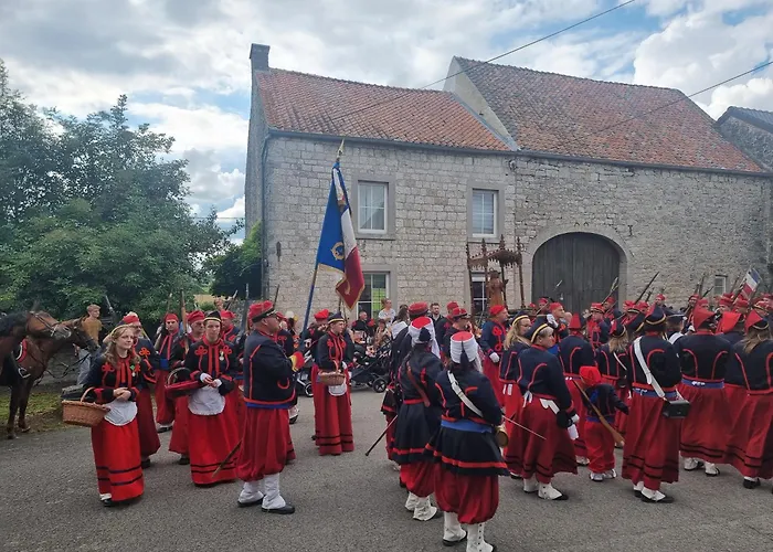 Groot Authentiek En Charmante Woning, 250 Vierkante Meter, Panoramisch Vergezicht, Zonsondergang, Dicht Bij Dinant, Maredsous En Namen Vakantiehuis