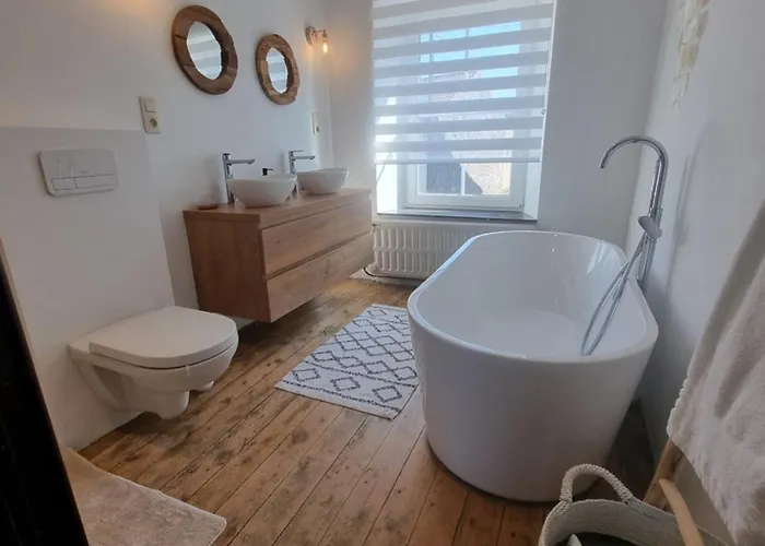 Groot Authentiek En Charmante Woning, 250 Vierkante Meter, Panoramisch Vergezicht, Zonsondergang, Dicht Bij Dinant, Maredsous En Namen Vakantiehuis